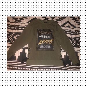 Graphic green crew neck